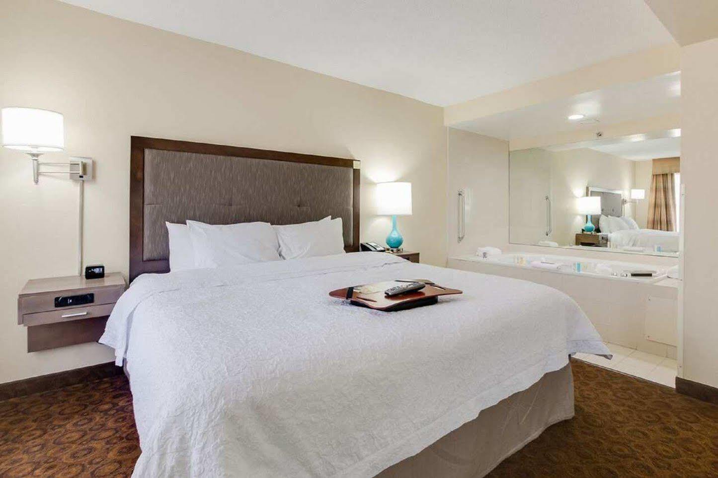 Hampton Inn Dickson Esterno foto