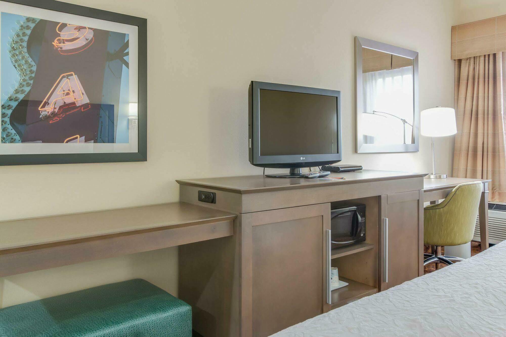 Hampton Inn Dickson Esterno foto